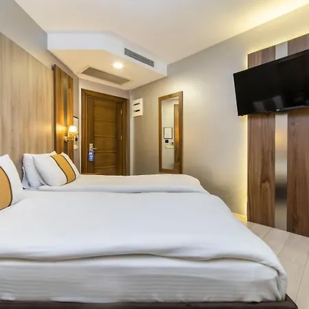Hotel Royal Capital Thermal & 3*
