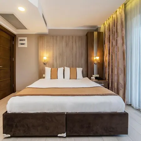 Hotel Royal Capital 3*